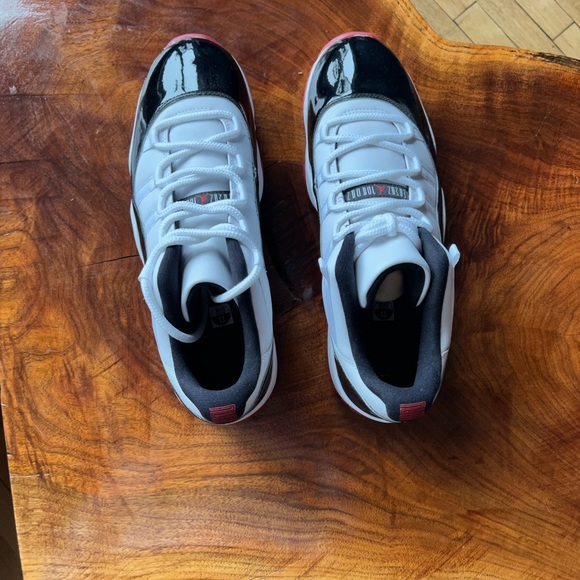 2020
Air Jordan 11 Retro Low 'Concord-Bred' size 13 - Picture 4 of 6